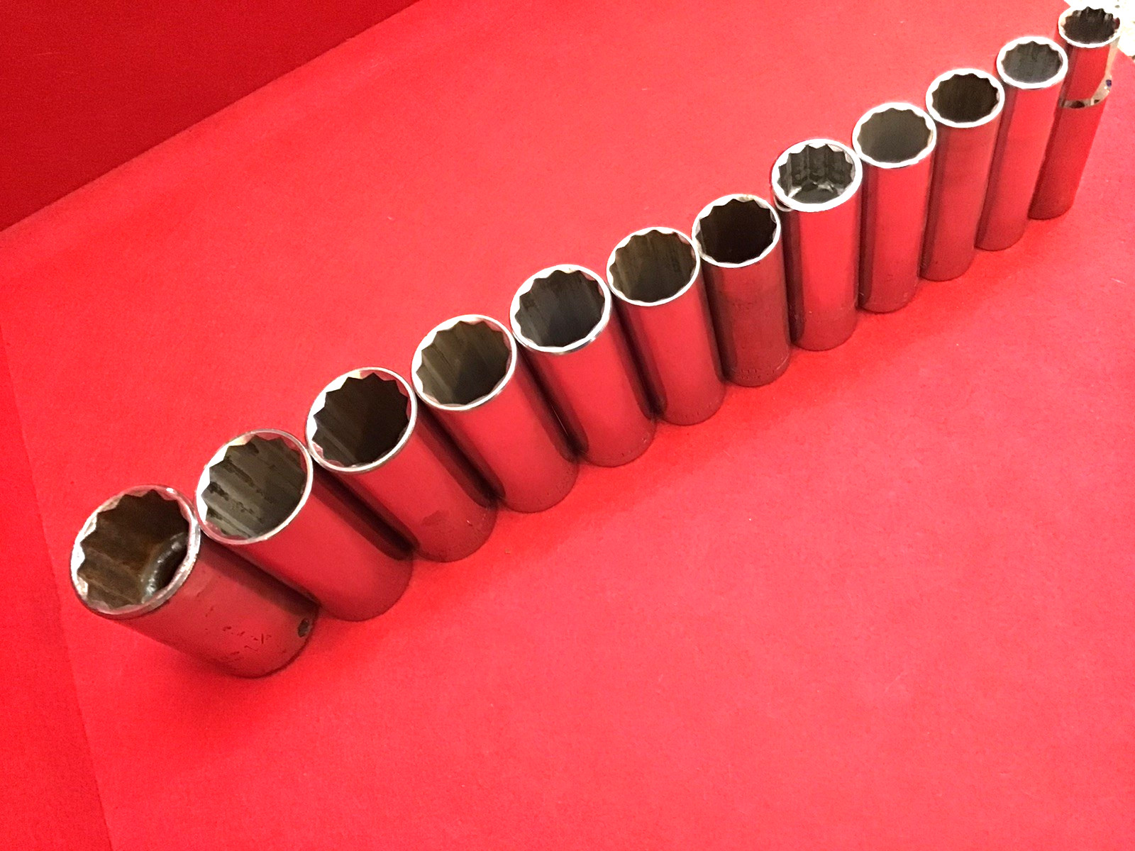 CRAFTSMAN USA 1/2” DR. 1/2” To 1 1/4” DEEP SOCKET SET. 12 POINT -CHROME – USED