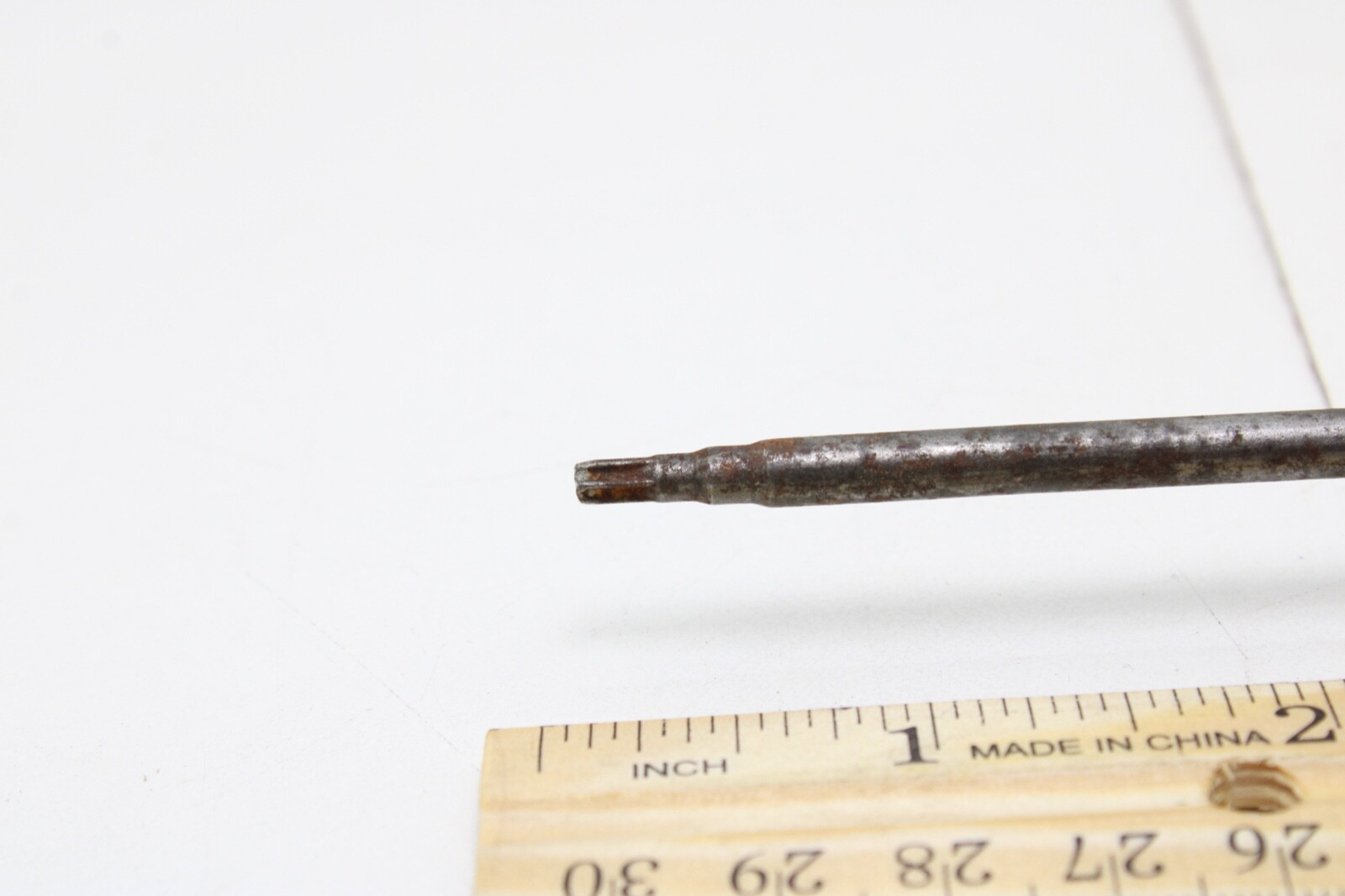 Popular Mechanics 30767 T15 Torx 3-1/2 Shaft Yellow/Black Handle Screwdriver USA