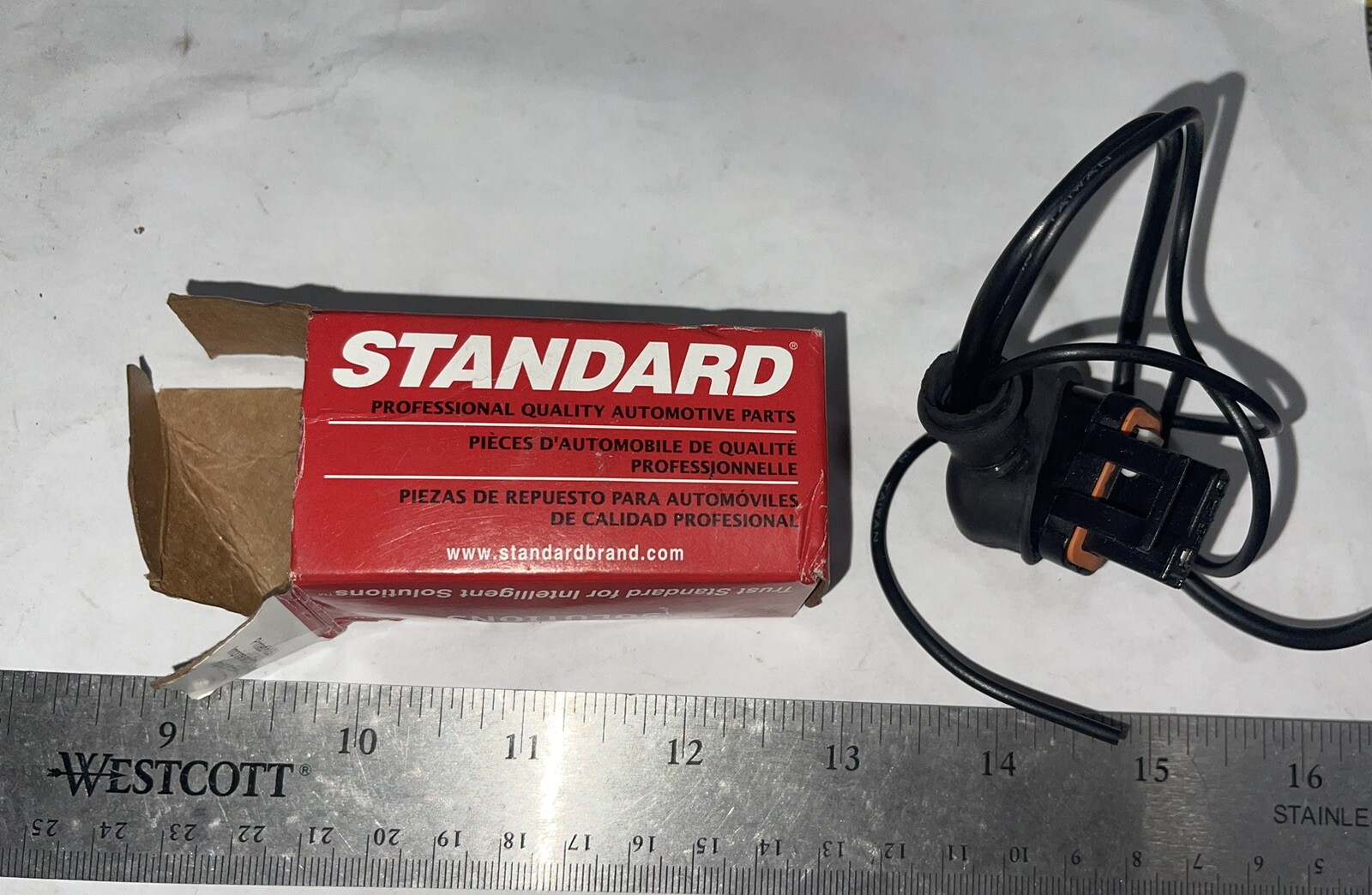 Standard Motors Products Pigtails/Socket *XIV-32* S552