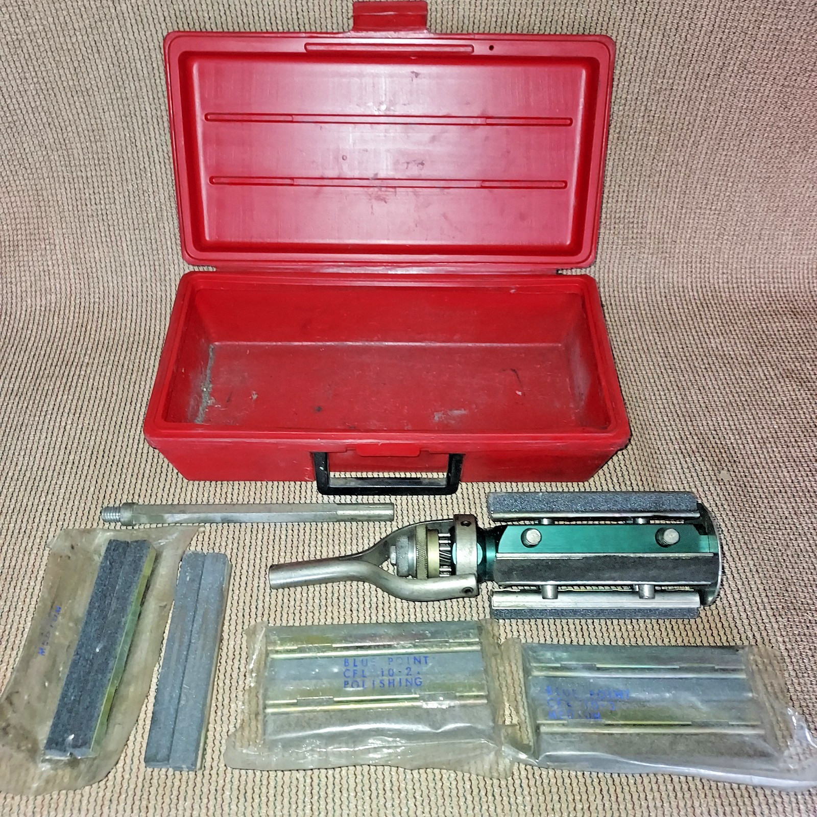 Blue Point Cylinder Hone Set with Extra Stones
