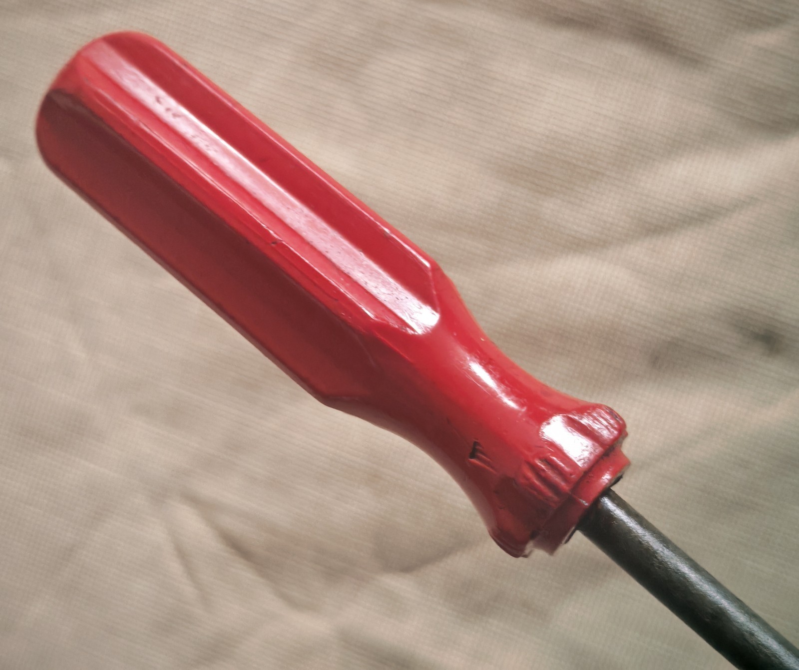 Vintage Red Handle Phillips Screwdriver – Classic Workshop Tool – 17cm