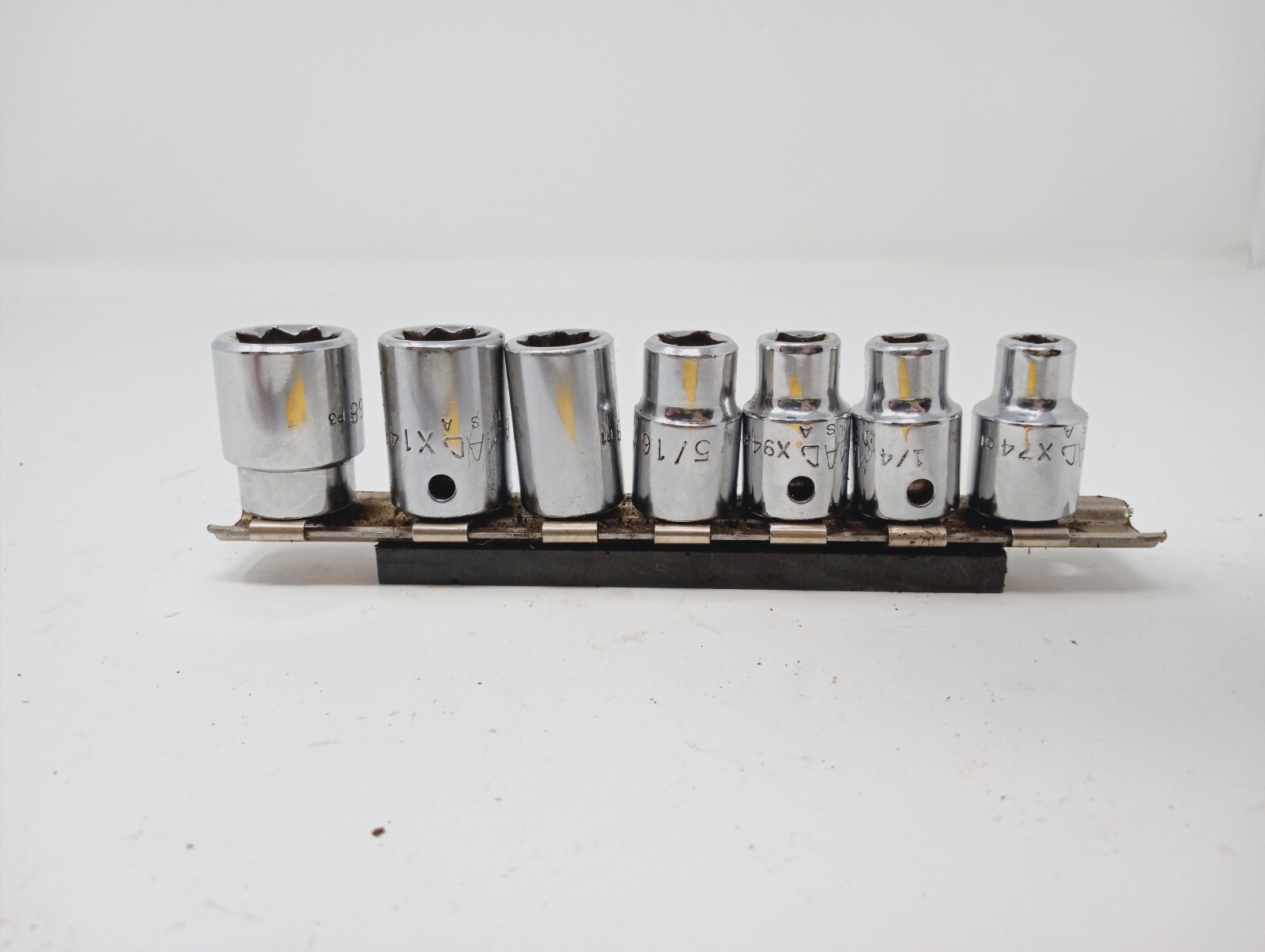 Mac Tools 7 Piece Set X168 to X74 3/8″ Drive 8 Pt Shallow Chrome Sockets W/Tray