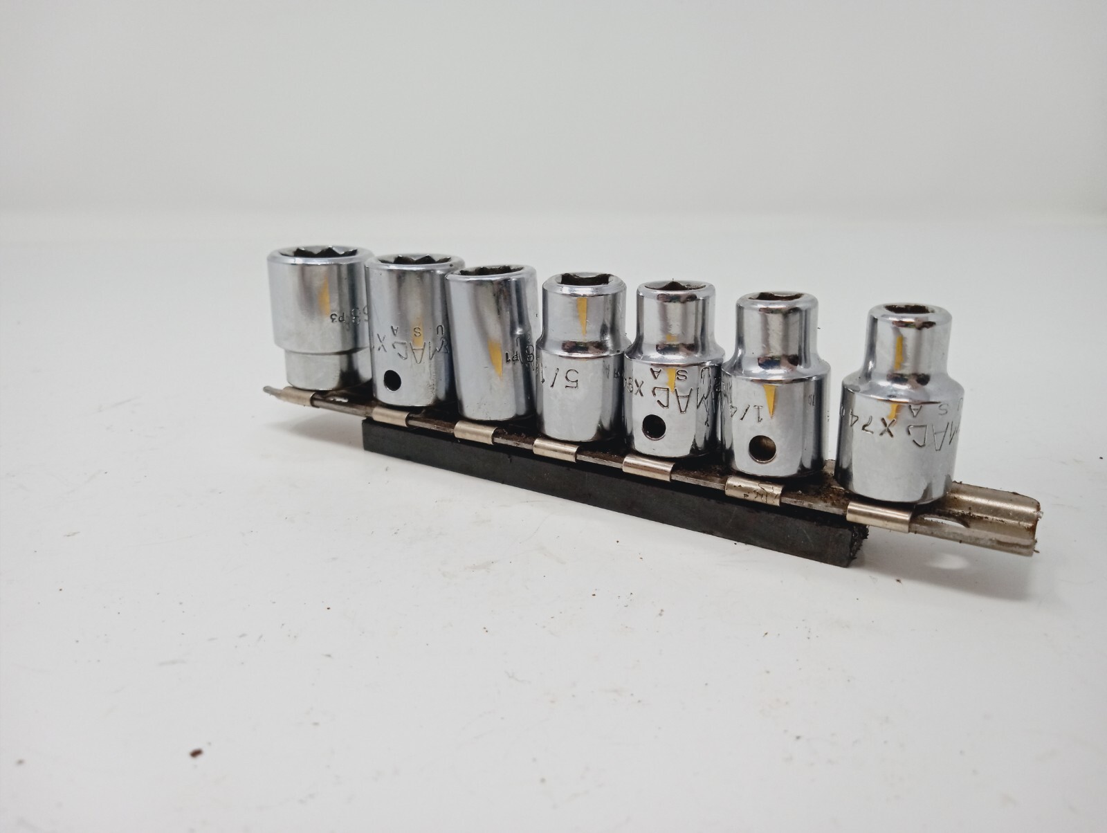 Mac Tools 7 Piece Set X168 to X74 3/8″ Drive 8 Pt Shallow Chrome Sockets W/Tray
