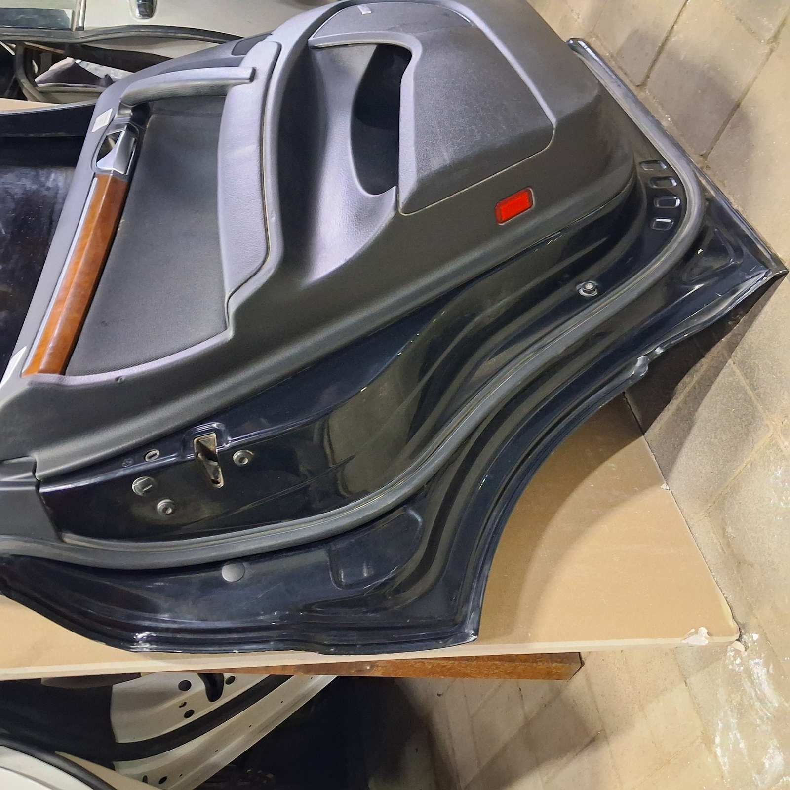 2007-2023 Audi Q7 Door Shell 4L0833051