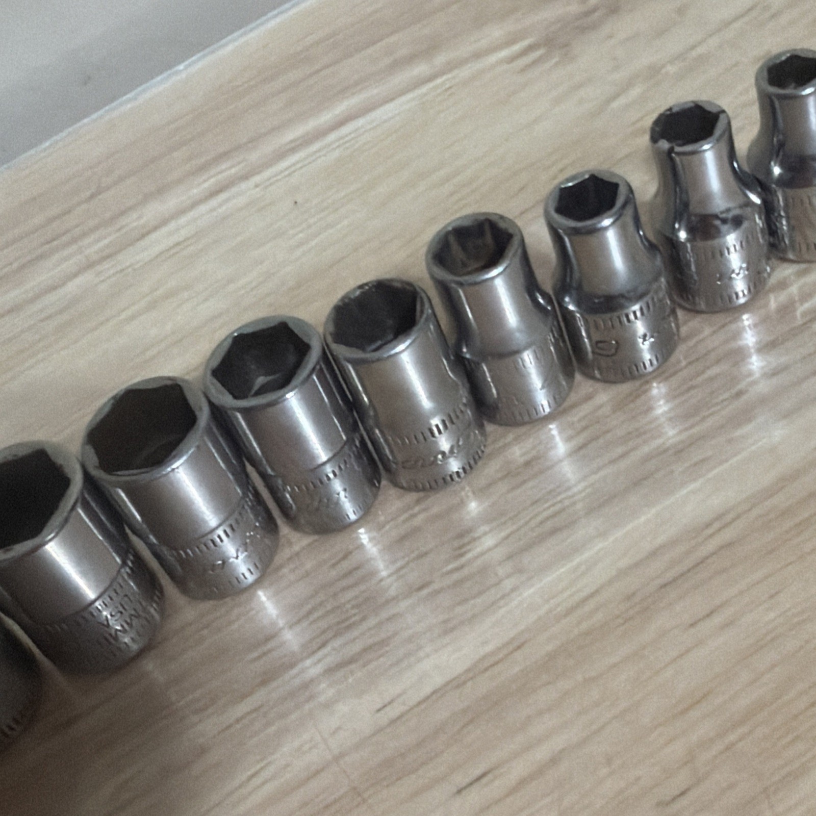 Snap-on™ 1/4″ drive 5 thru 15 mm 6-point Shallow Socket Set 112TMMY
