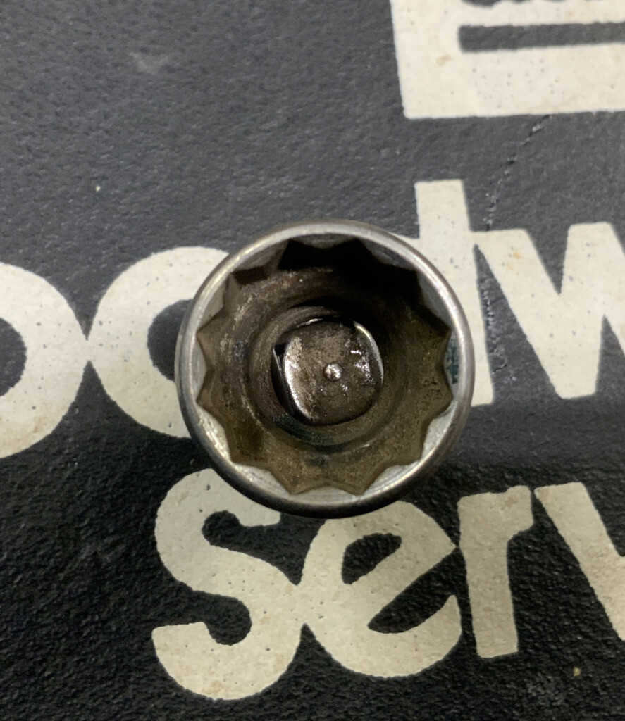 PENENS SWIVEL SOCKET HEAD. 11/16. 12 Pt. 3/8 Drive