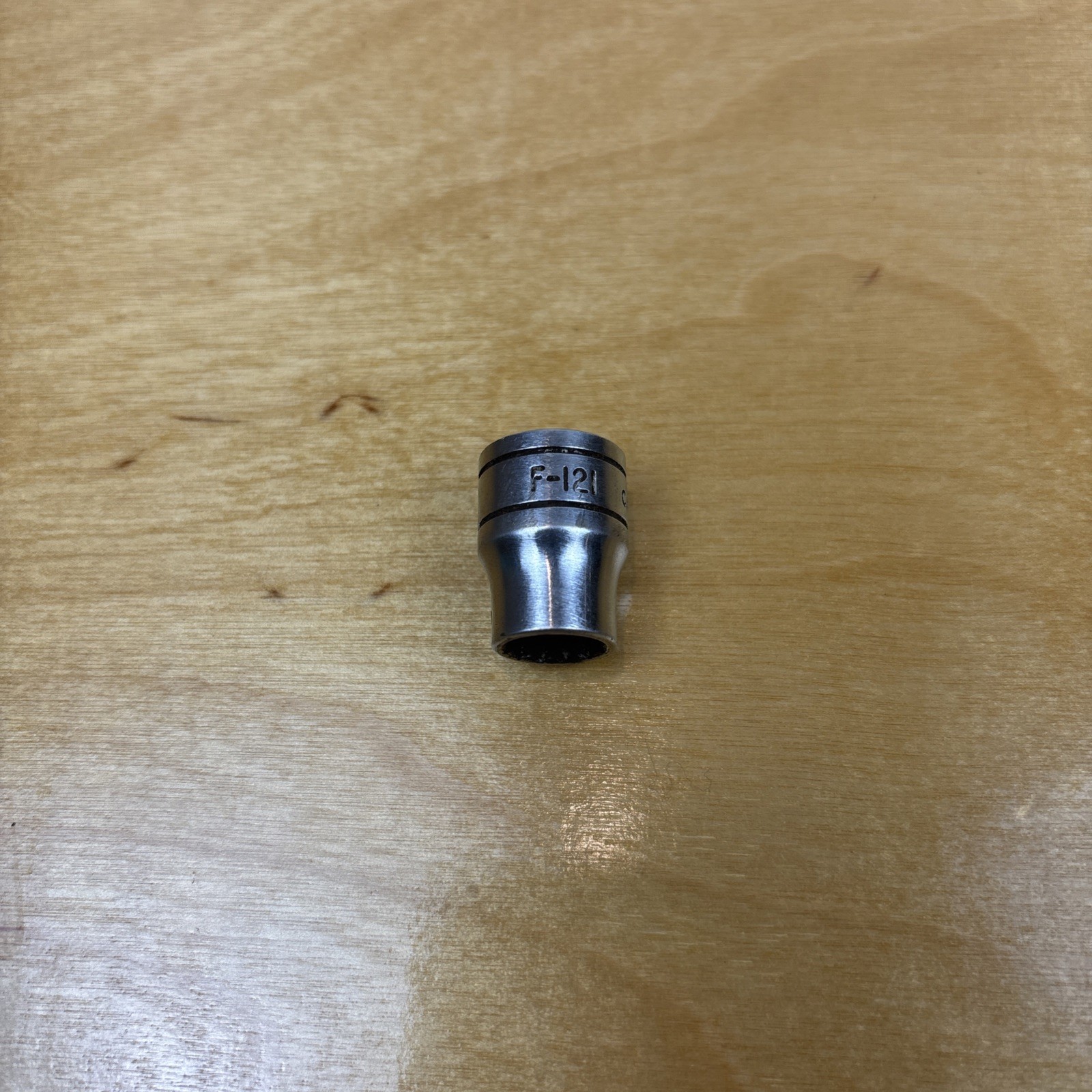 Snap-on 3/8″ Drive 3/8″ SAE Shallow 12 Point Socket F121