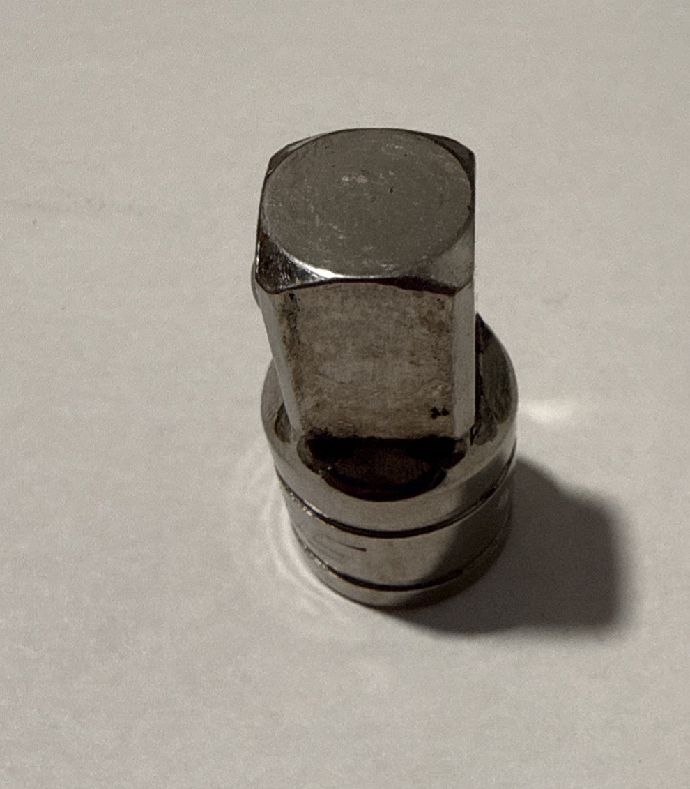 Snap-On Tools USA 3/8″ to 1/2″ Drive Chrome Adapter Socket A2A