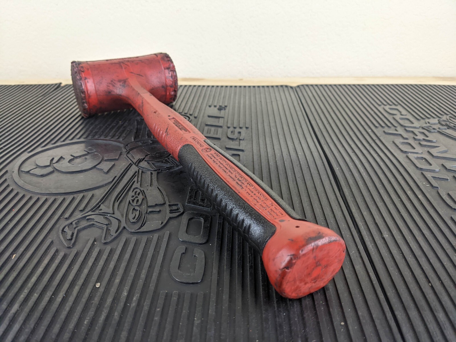 #at919 Snap-On HBFE48 Dead Blow 48-Ounce Soft Grip Hammer RED