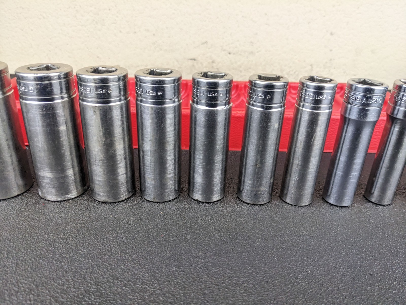 #bo810 Snap-on Tools 1/2″ Drive 6 Point Deep Socket Set 3/8″ to 1-1/8″ 313TSYA