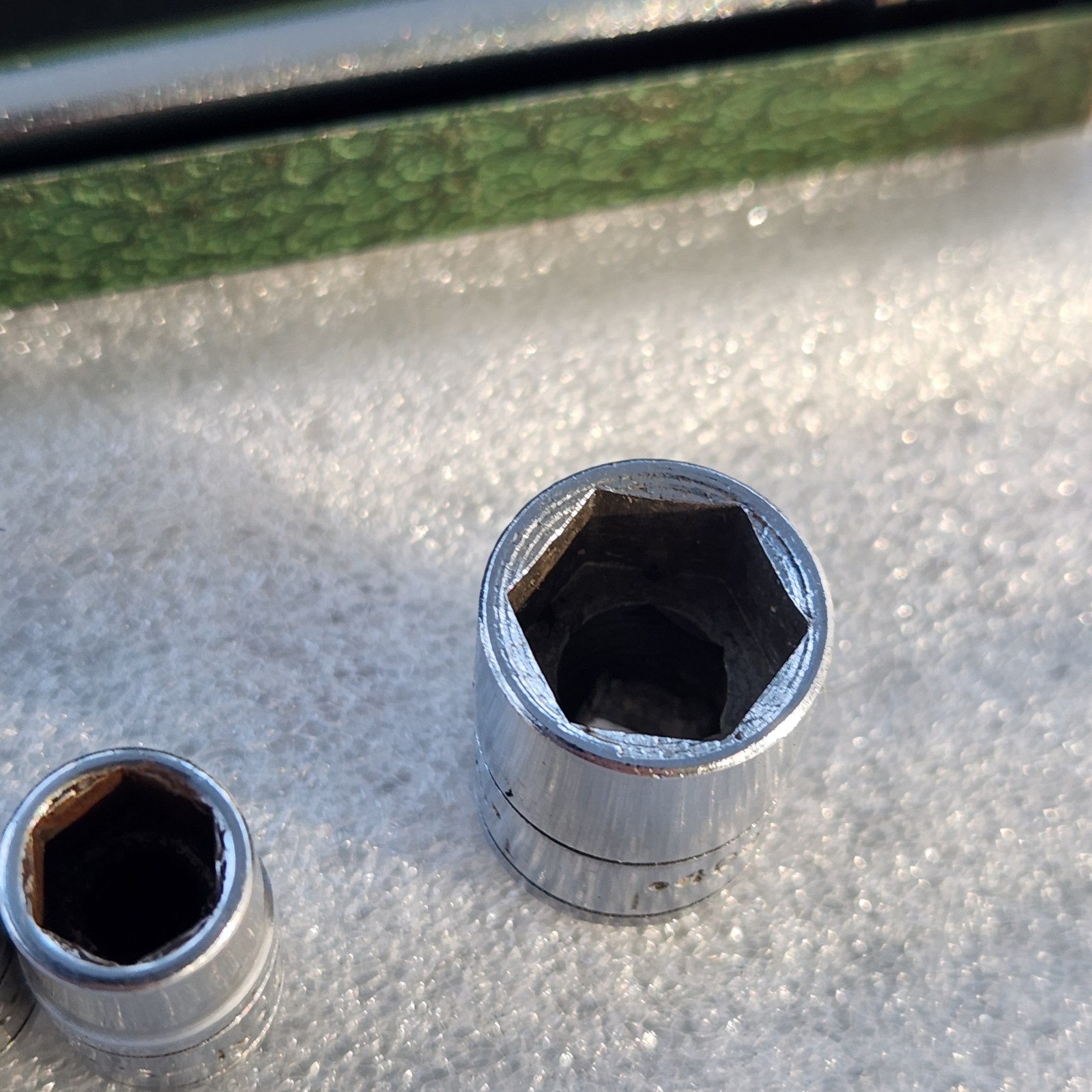 S.K. & S.K. Wayne 1/4″ & Case. 7 6 Pt Deep Sockets, 7 – 6 Pt Reg, 2 Ext. 6″ & 2″