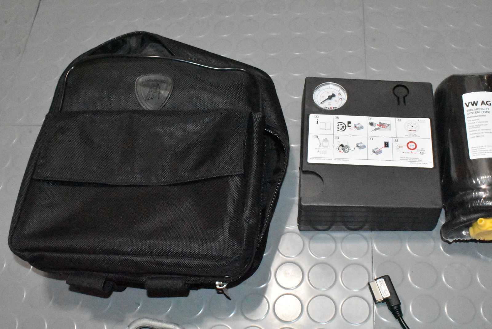 OEM Lamborghini AVENTADOR Owners Manual KIT TIRE TOOL AIR COMPRESSOR PUMP SET