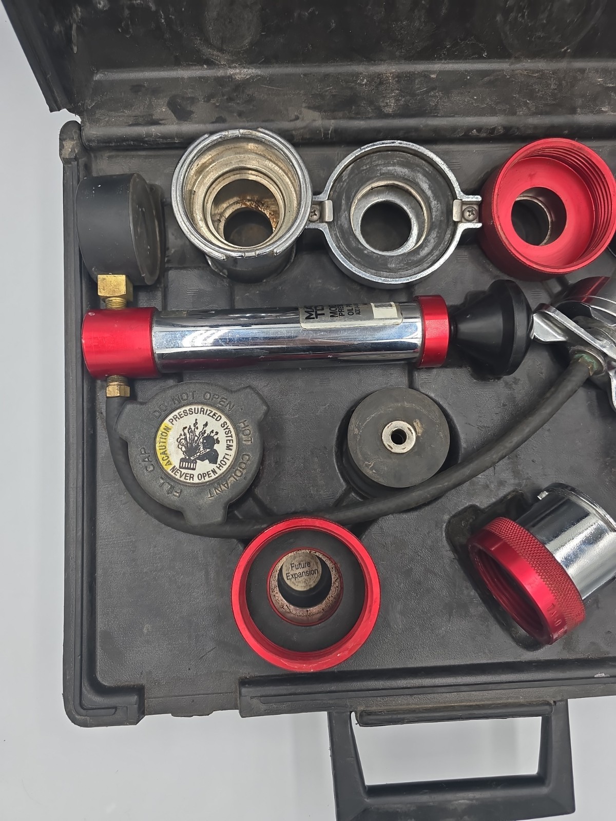 Matco Tools Radiator Pressure Tester RPT101 W/ Adapters For Large Trucks & Case