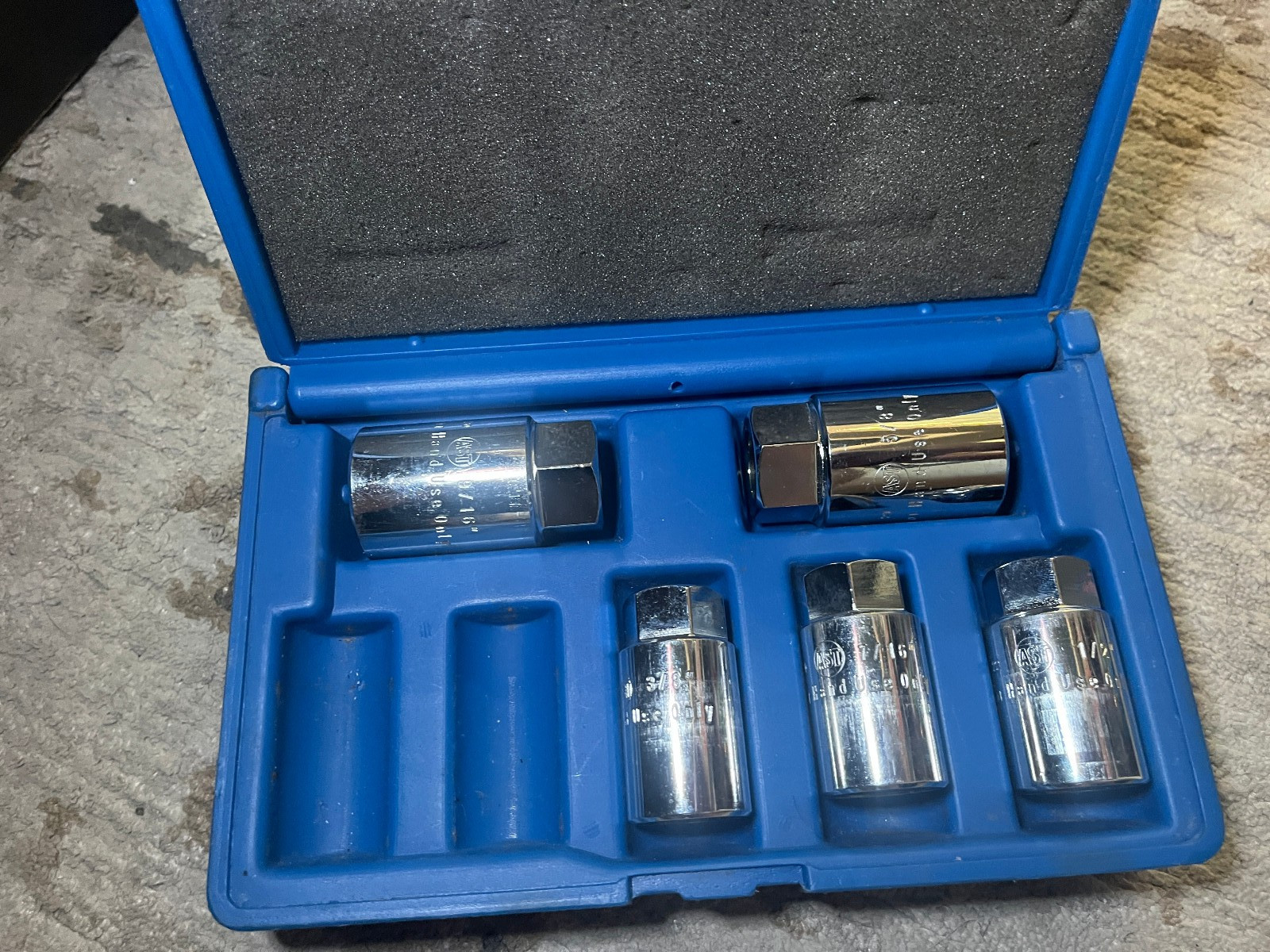 5 piece AST 203 Stud Extractor Set Assenmacher Specialty Tools (Incomplete)