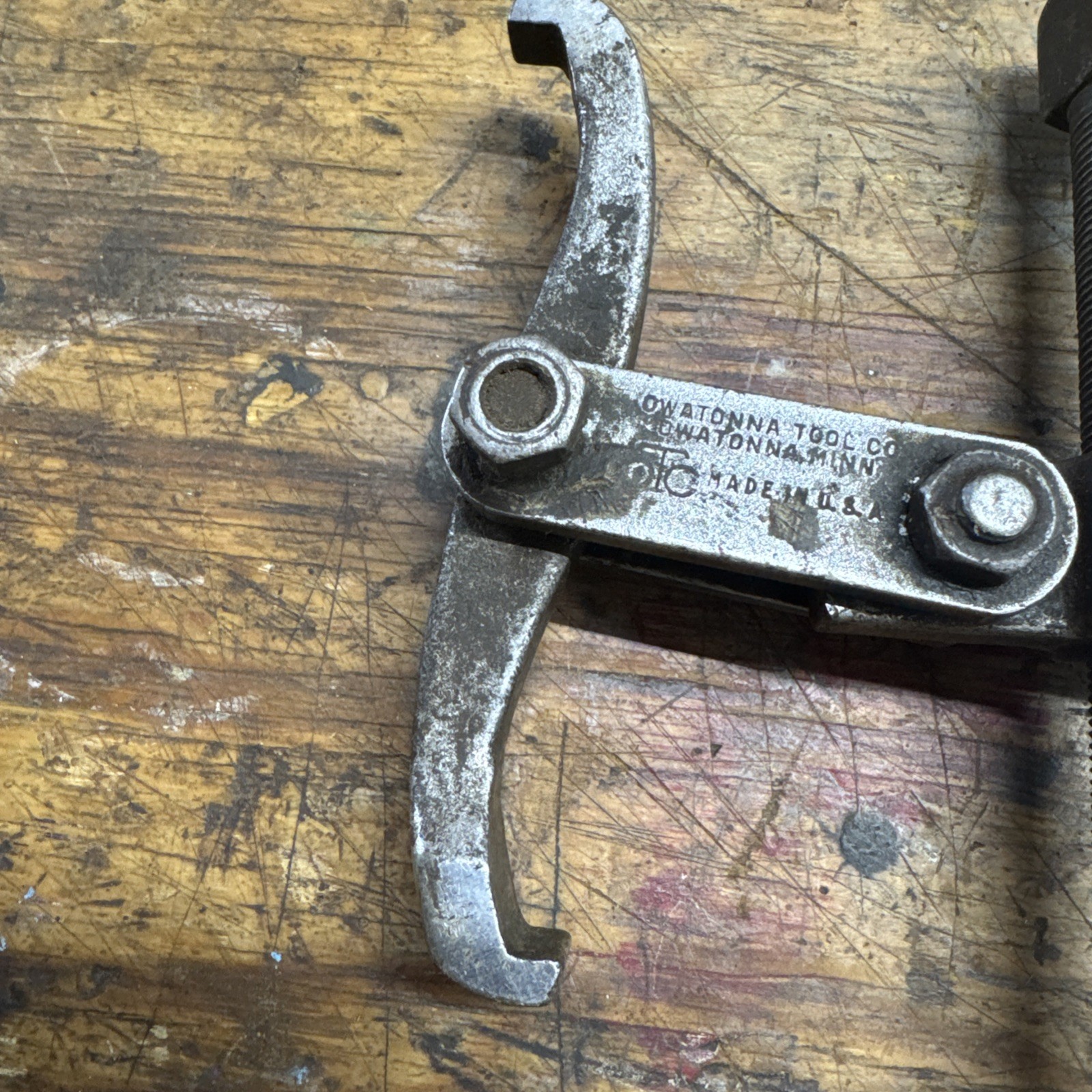 Vintage OTC Owatonna Tool CO NO 1002 2-Jaw Gear Pulley Puller 4.5” Arms