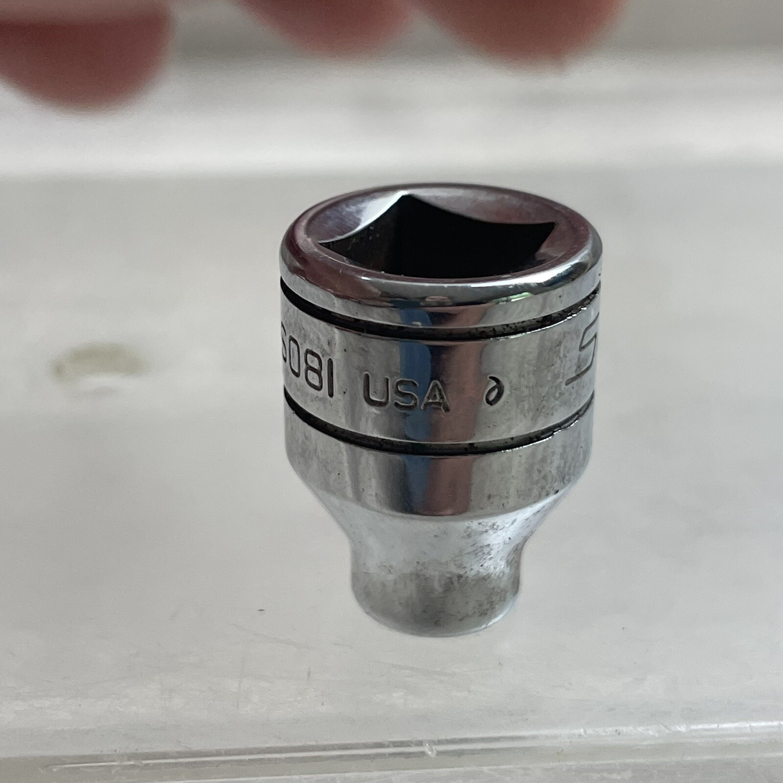 Snap-On (FS081) 3/8″ Drive 6-Point SAE 1/4″ Shallow Socket