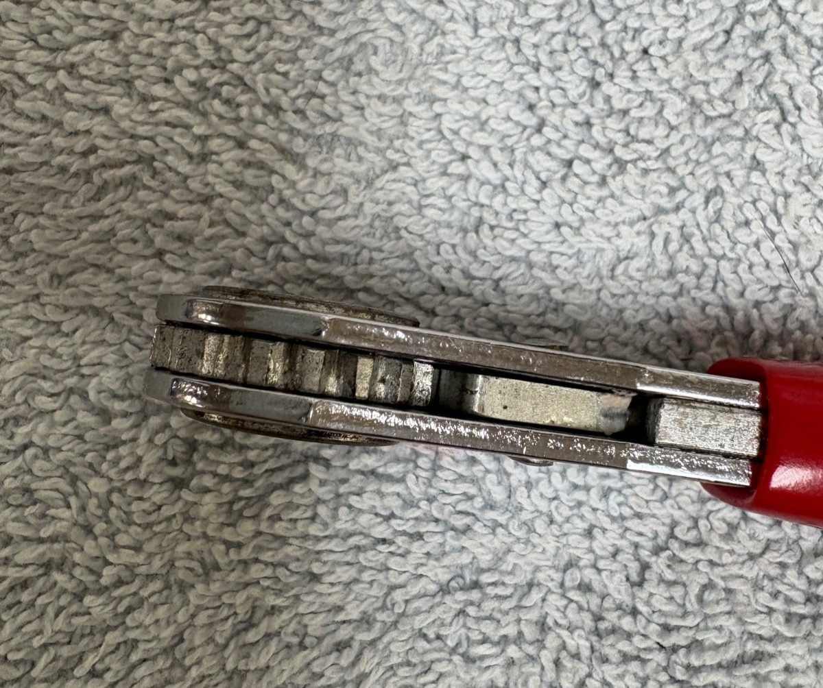 YA249- 5/16″ Battery Side Terminal G.M. Battery Ratchet Wrench