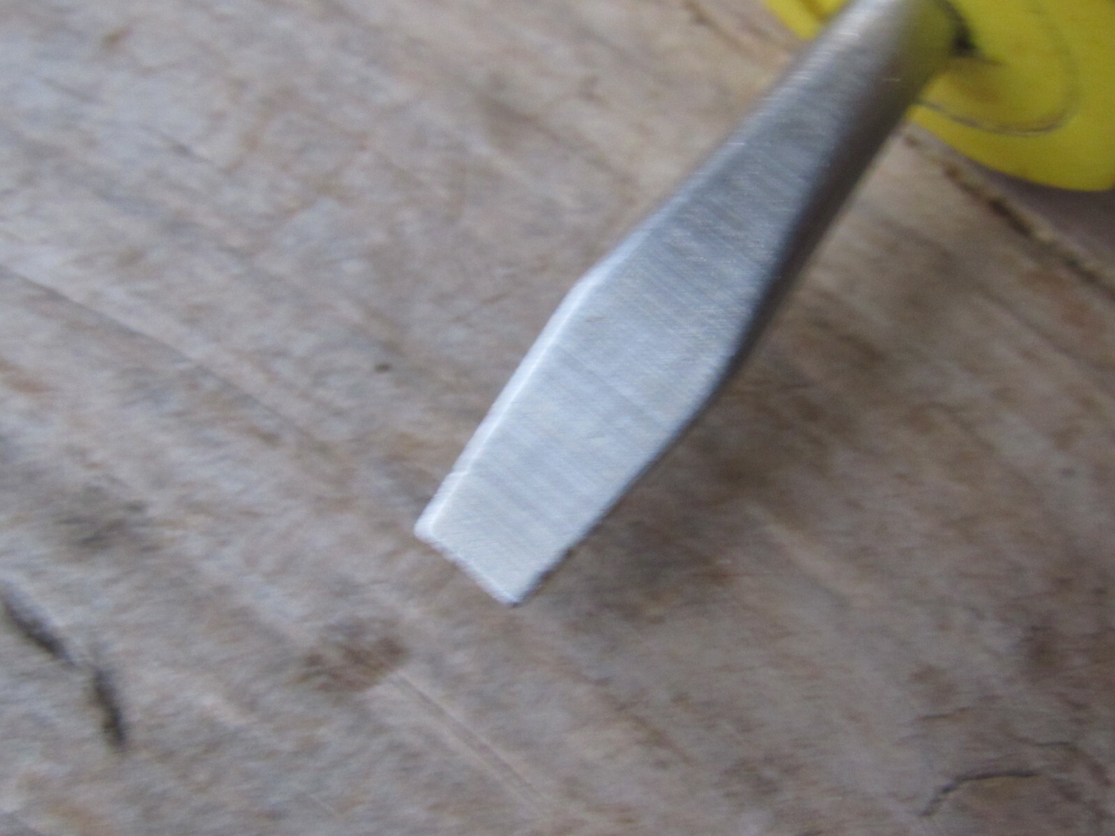 SNAP ON SDD1 STUBBY YELLOW HARD HANDLE SLOTTED STRAIGHT FLAT TIP SCREWDRIVER