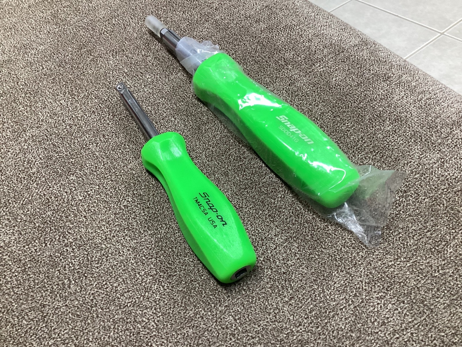 Snap-On Tools Standard Shank Driver/ Reversible Screwdriver GREEN TM4CSCA SDDD41
