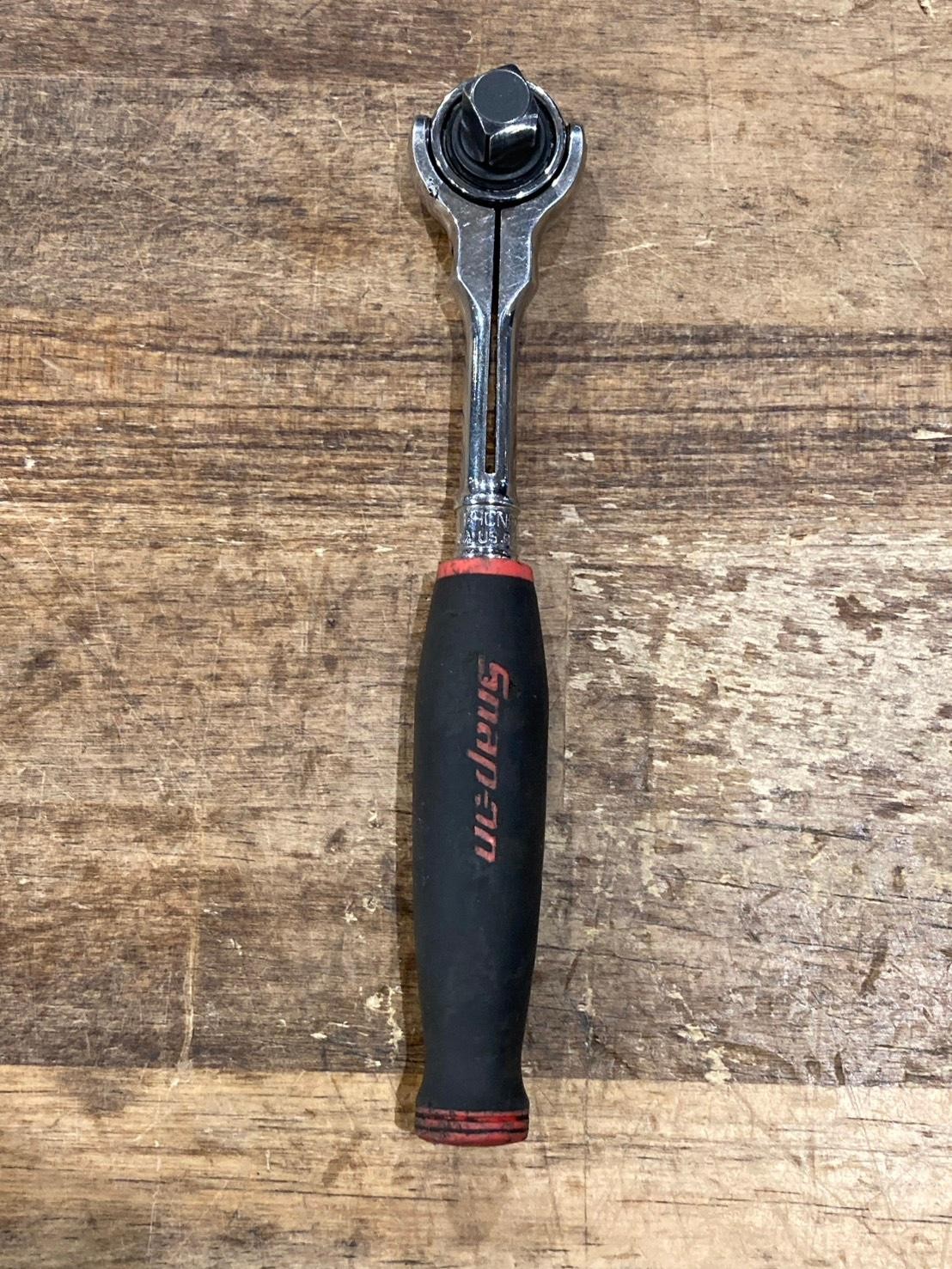 Snap On fhcnf72 3/8” compact round head soft grip swivel ratchet Red