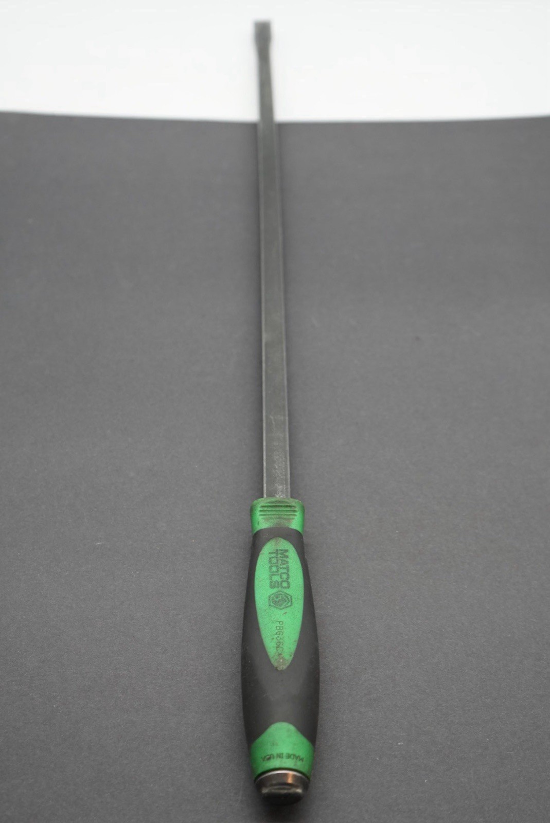 Matco Tools Pry Bar 36”Inch Bent Curved Tip Strike Handle (Green) PBG36C