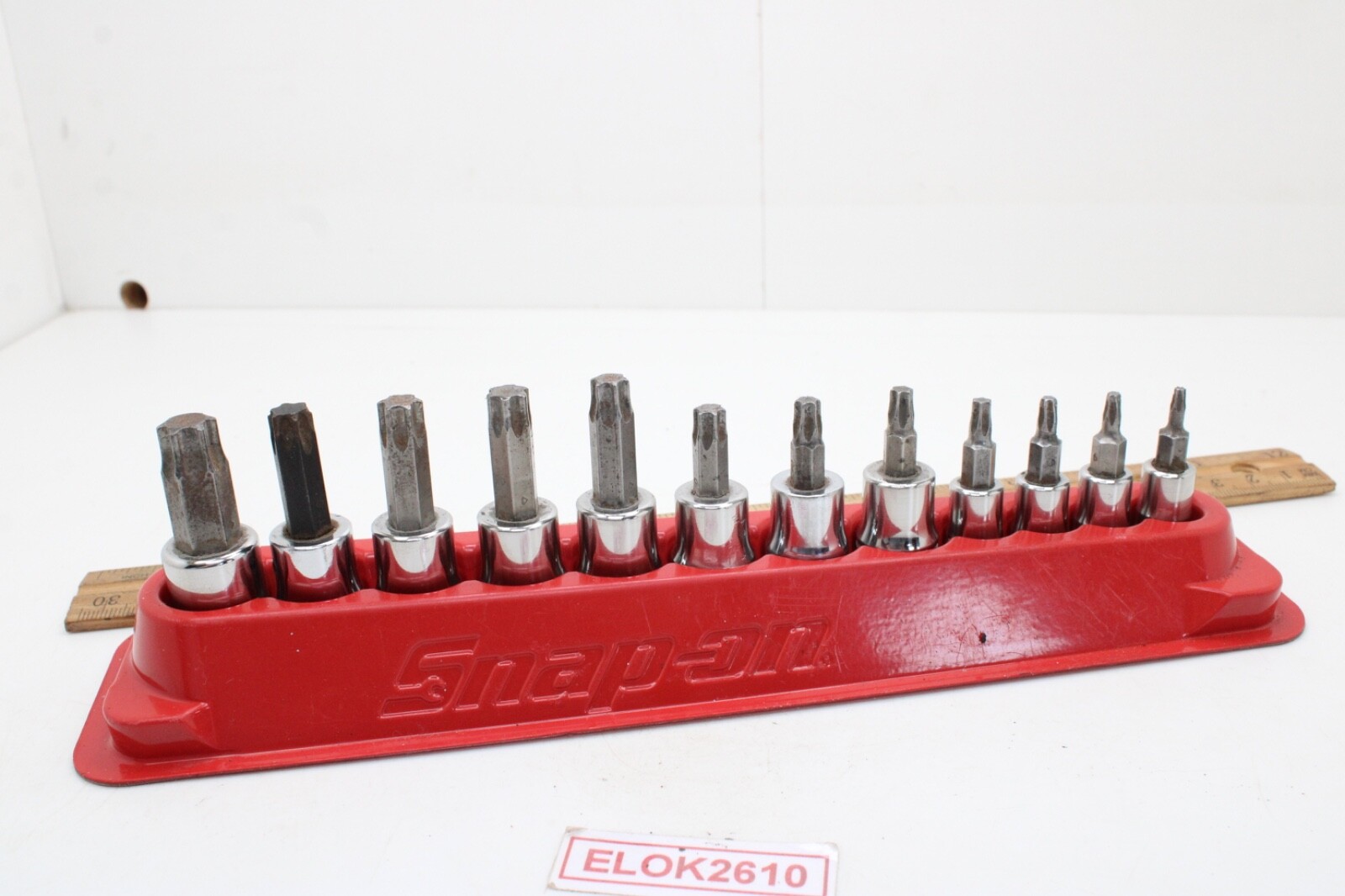 Snap On 212EFTXY T8-T55 12 Piece 1/4″/3/8″ Drive TORX Bit Standard Socket Set
