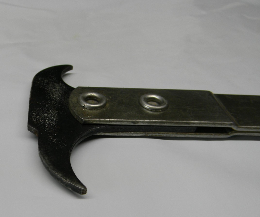 LISLE 12-1/2″ LONG BLACK VINYL GRIP SEAL PULLER #56750