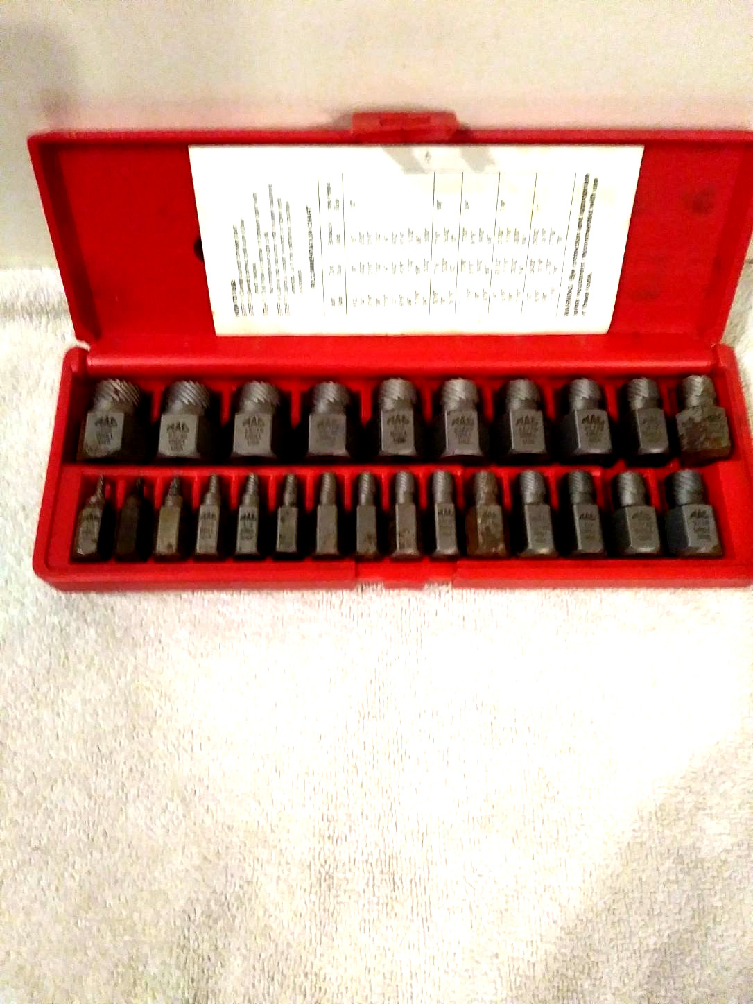 MAC TOOLS 25 PC. SCREW EXTRACTOR SET HEXAGONAL HEAD MULTI SPLINE SIZES 1/8 -7/8