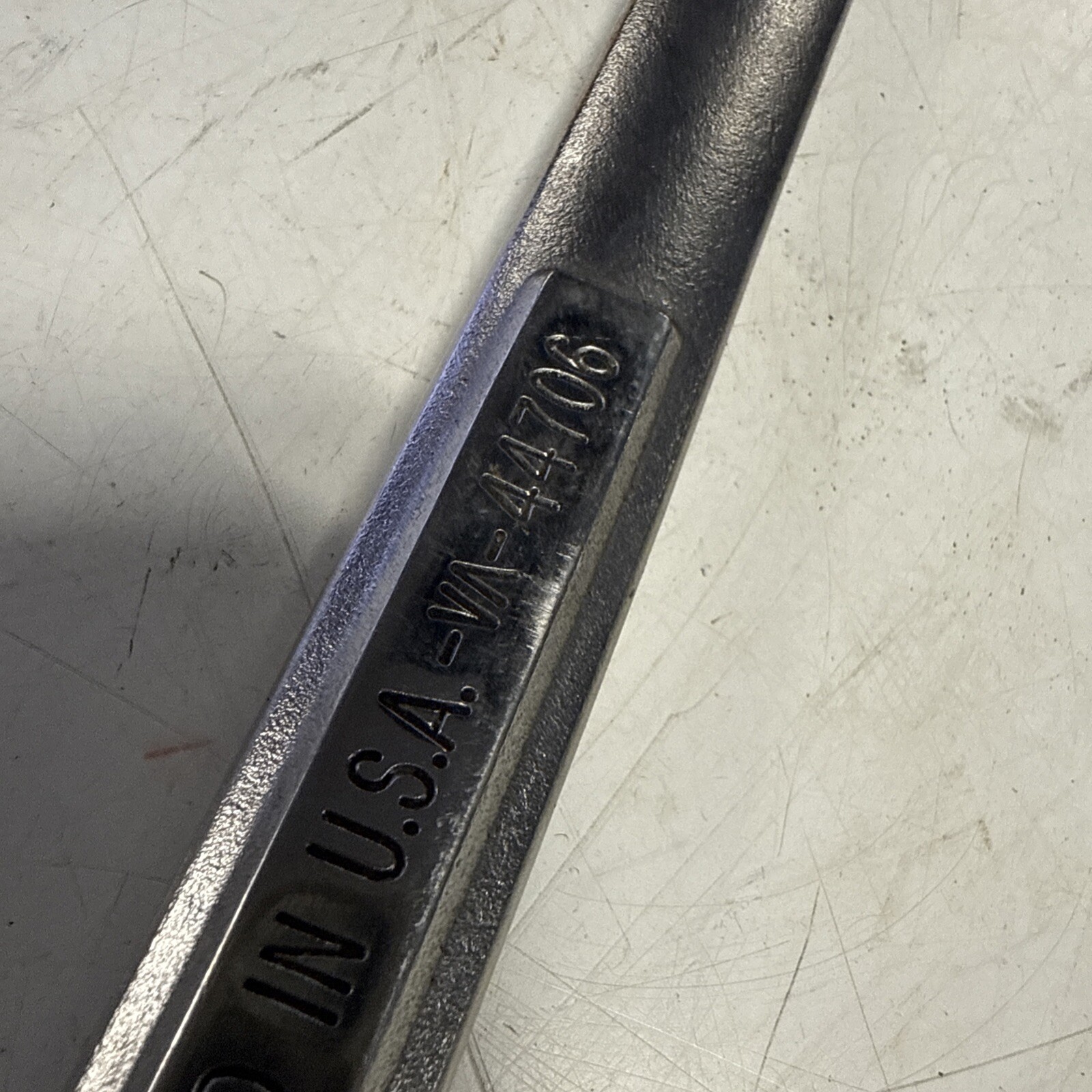 Craftsman Tools USA 1-1/16″ SAE Combintation Wrench 12 Point -VA- 44706 – T10