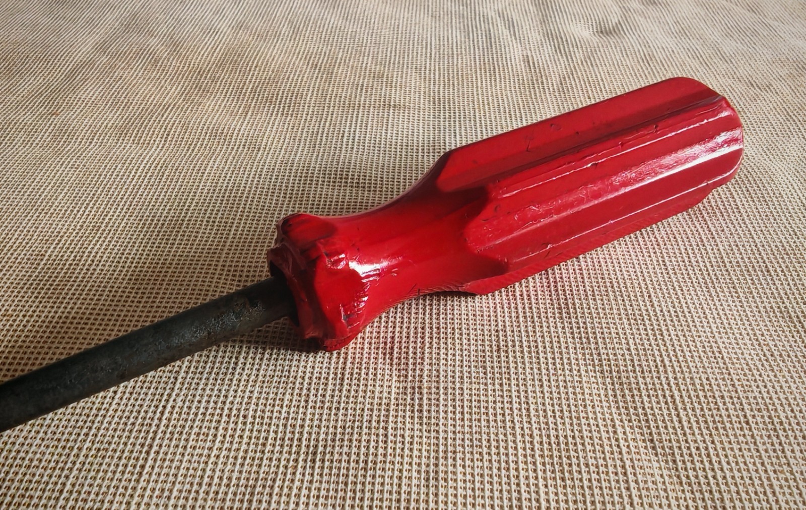 Vintage Red Handle Phillips Screwdriver – Classic Workshop Tool – 17cm
