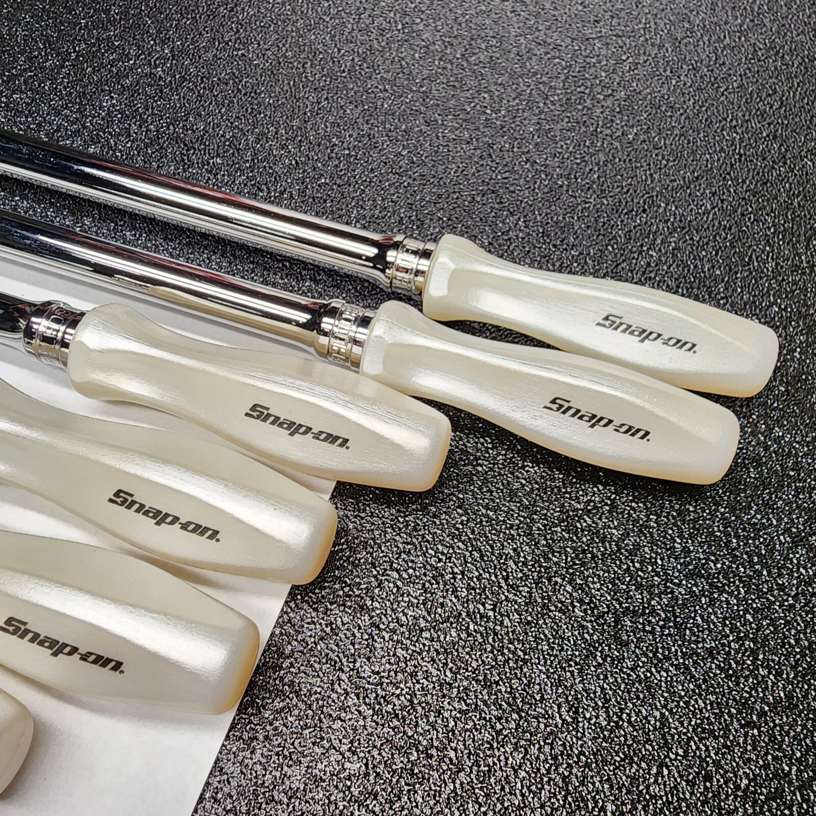 Snap-on Tools USA NEW 8pc PEARL WHITE 3/8″ Drive Fixed & Flex Head Ratchet Set