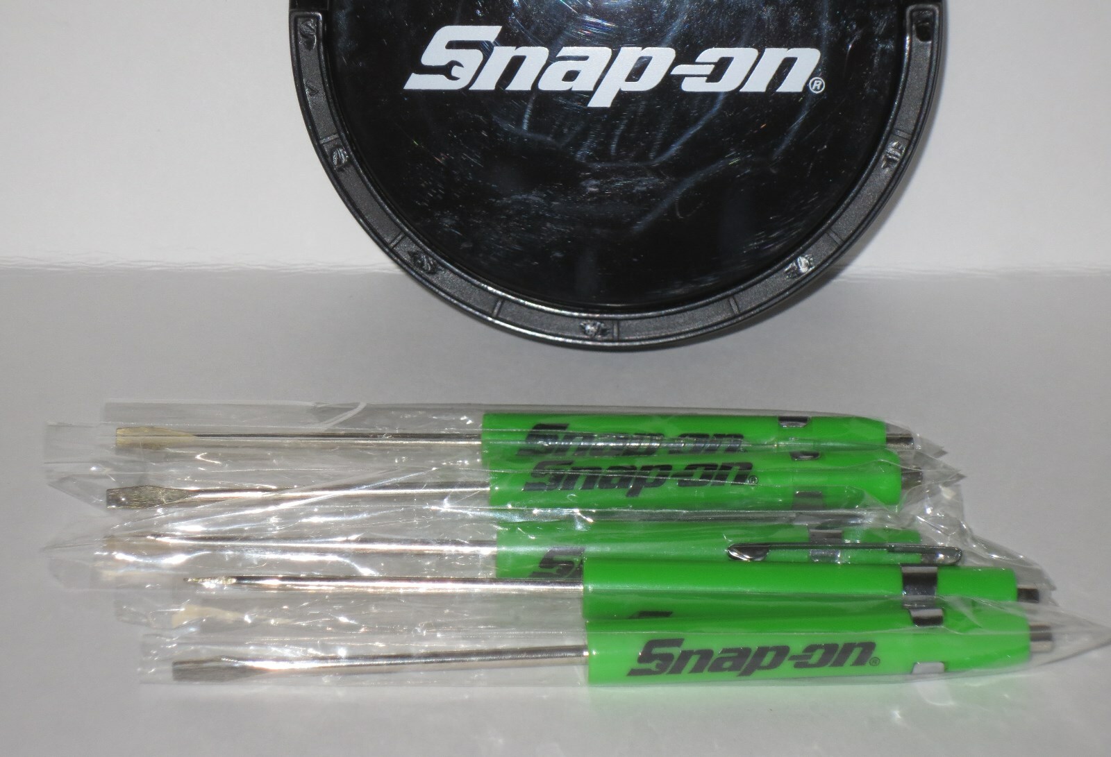 (5)FIVE Snap on GREEN Pocket Screwdriver, Flat Tip Screwdrivers, Magnetic .NEW.