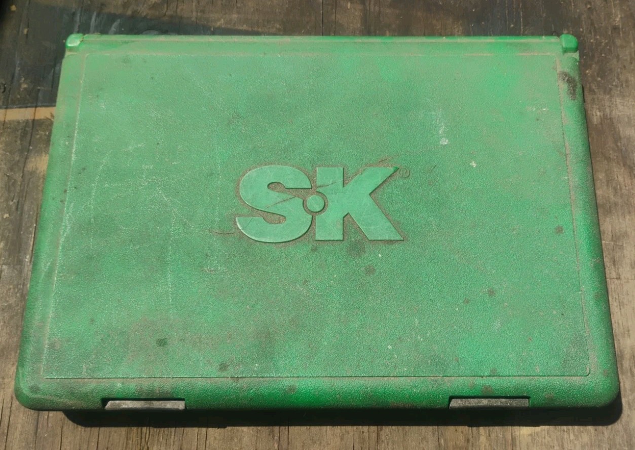 Incomplete Set – SK Tools USA 94547 Standard & Metric 3/8″ Drive Socket Set