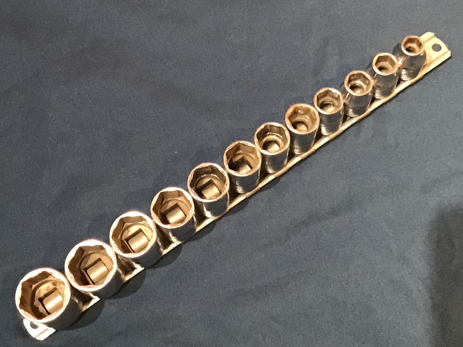 Vintage Set of x12 SNAP-ON METRIC SOCKETS 6pt #8-9-10-11-12-13-14-15-16-17-18-19