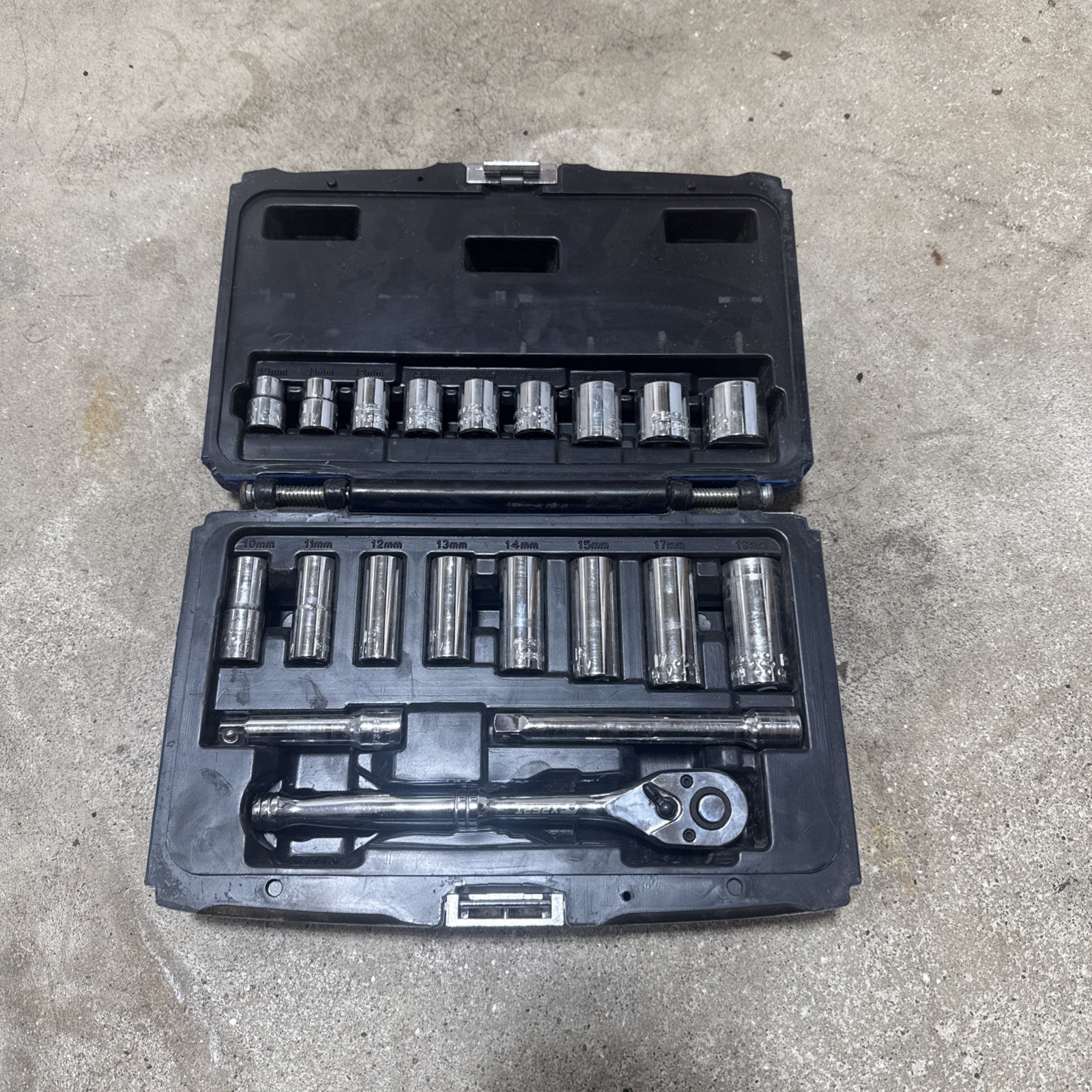EXPERT TOOLS EO34830, 20-piece 3/8-drive 6-point Metric socket set