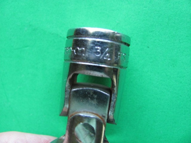Snap-on Tools FS24 – 3/8″ Drive SAE 3/4″ 6 Point Universal Swivel Socket USA
