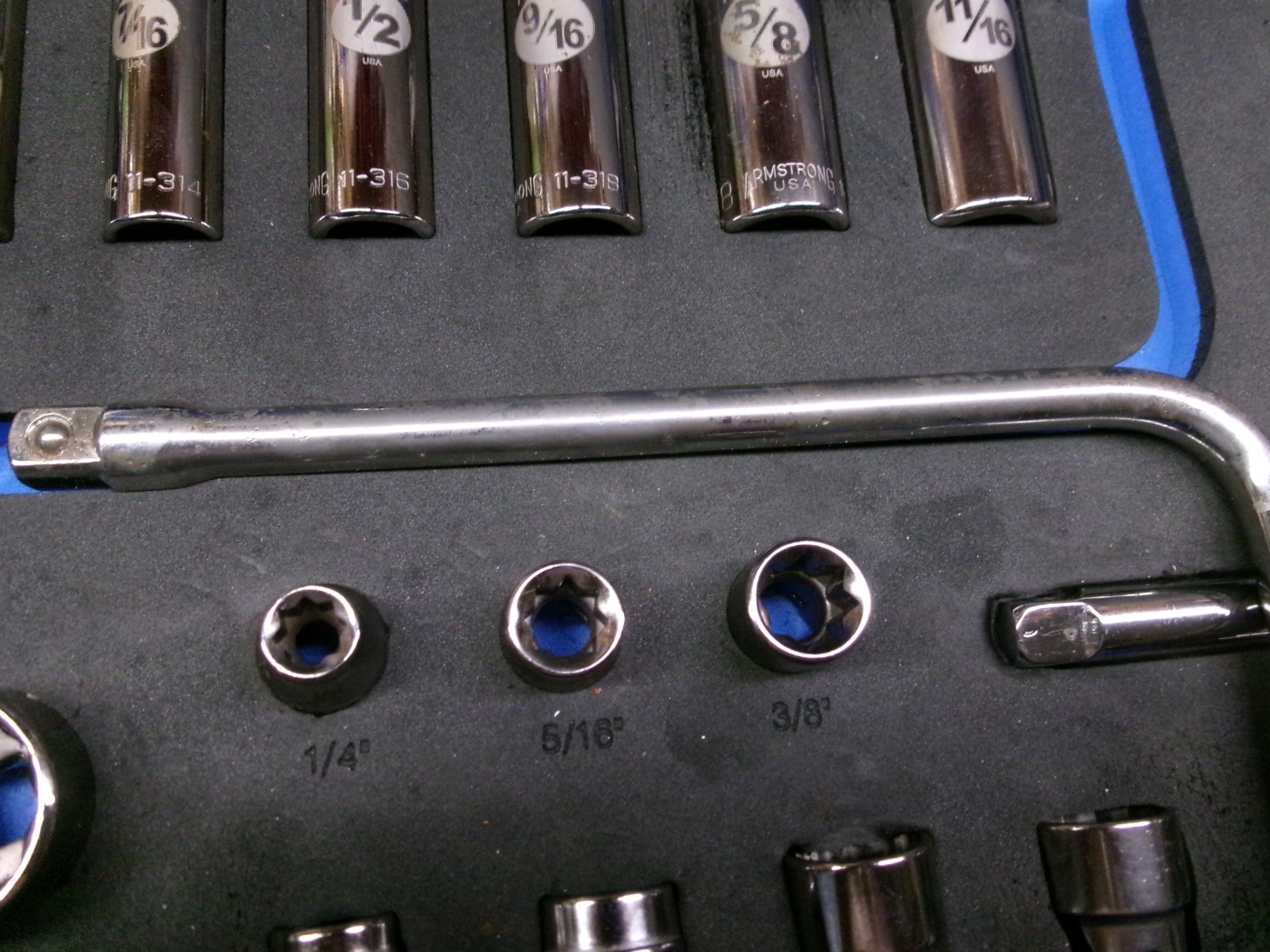 Armstrong Tools USA 33-Piece 3/8″ Drive Socket Set with Foam + Case No 15-320