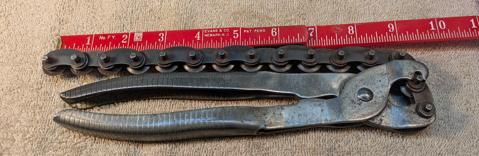 Unmarked (K-D Type) Exhaust Tailpipe Chain Wheel Type Cutter