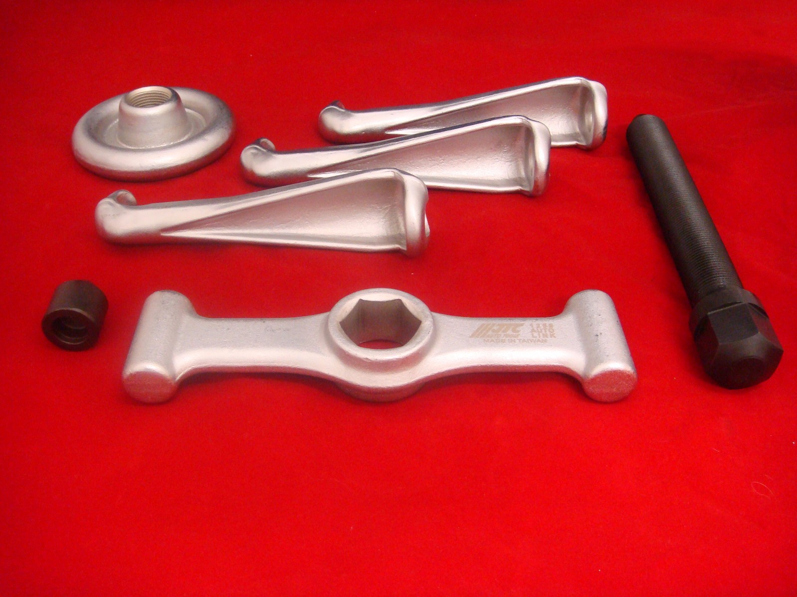 JTC UNIVERSAL HUB PULLER BY JTC TOOLS #1259
