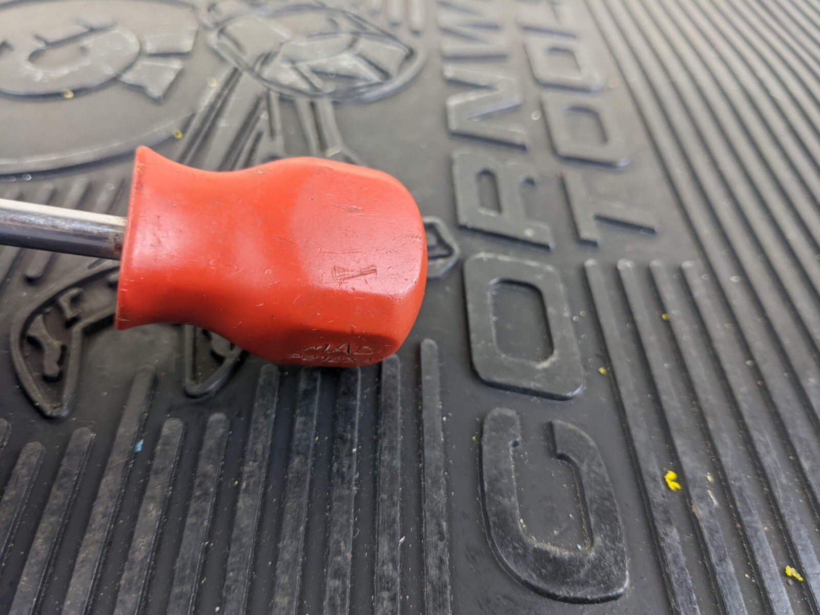 #av310 MAC Tools USA Model P212XA #2 Philips Stubby Red Hard Handle Screwdriver