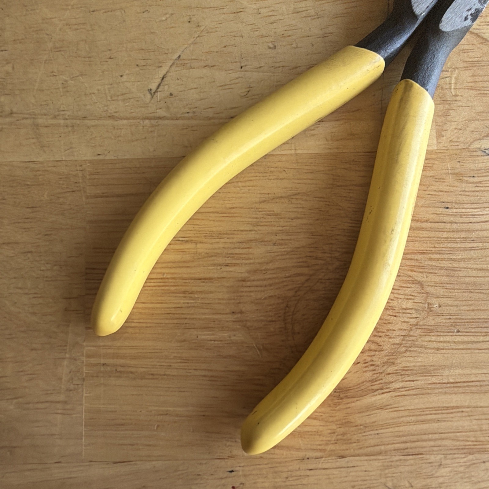 Williams Tools 7-1/4″ Long Needle Nose Pliers Yellow Handle PL-78-C Made in USA