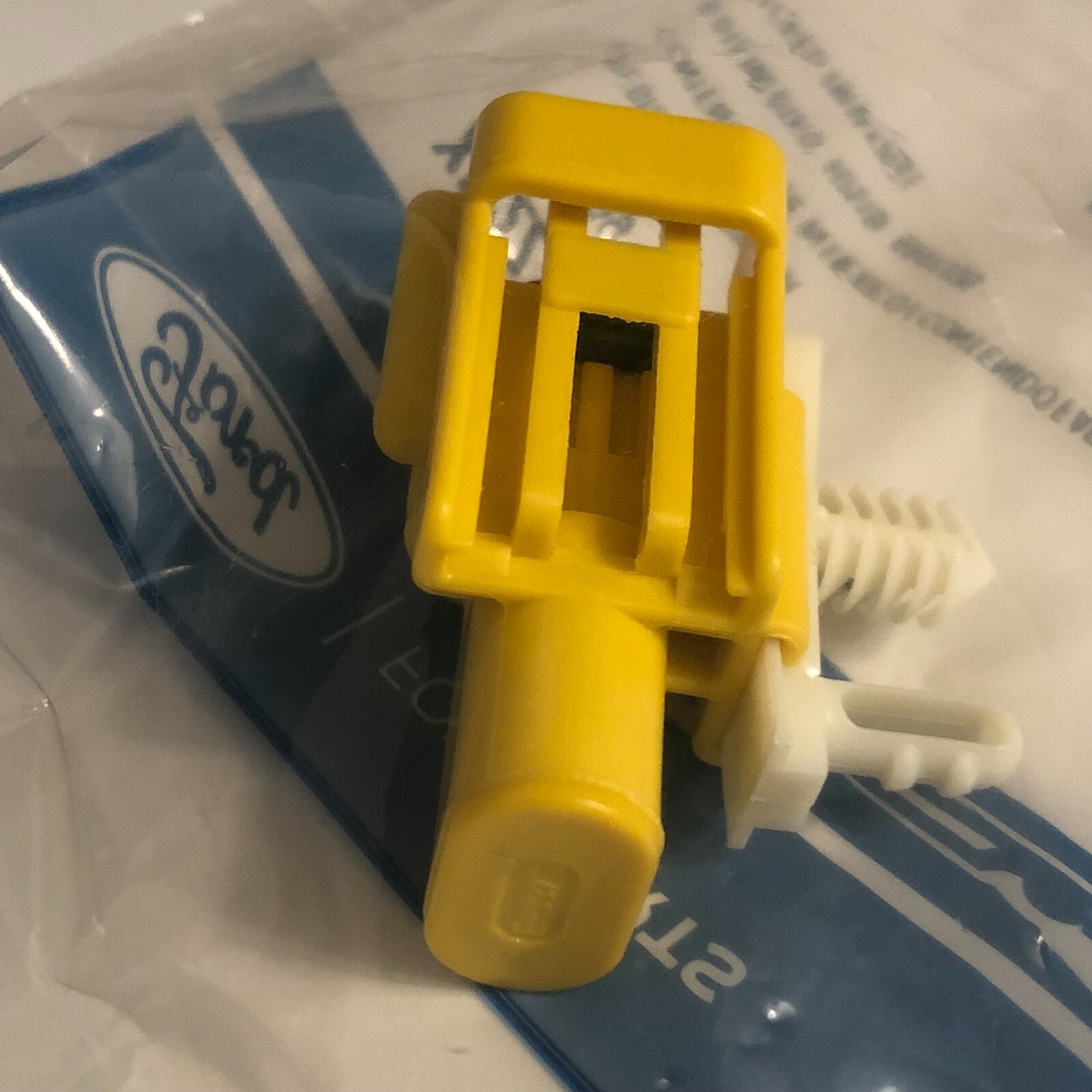 FORD Genuine OEM XF2Z-14B022-AA SRS Side Bag Light Eliminator Resistor Connector