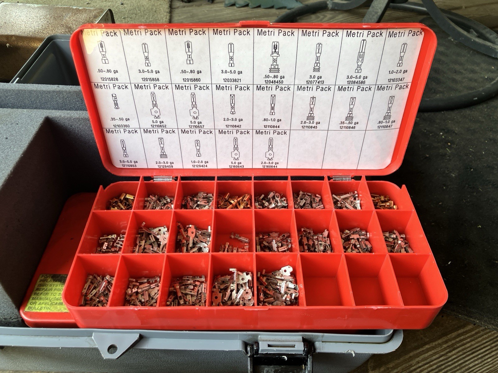 J-38125 Kent Moore 5 trays of Delphi terminals With Crimpers