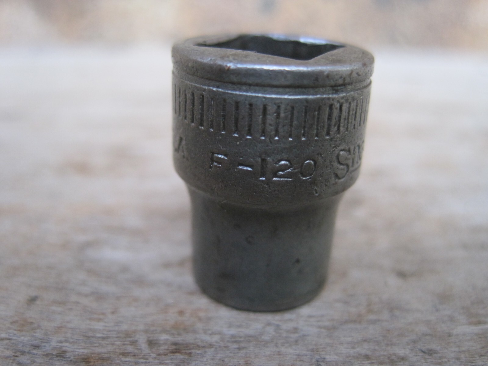 VINTAGE 1940s Snap-on 3/8″ F-120 3/8″ drive 12-point Shallow Socket