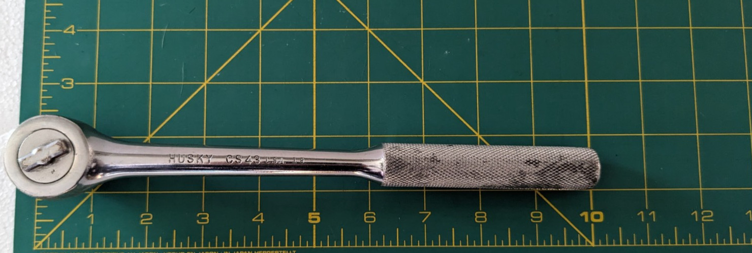 Vintage Husky CS-43 1/2” Drive Round Head Ratchet 10” Long Knurled Handle USA