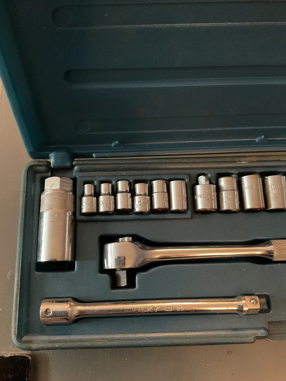 Vintage HUSKY Socket Set in Case 21 Piece Set COMPLETE