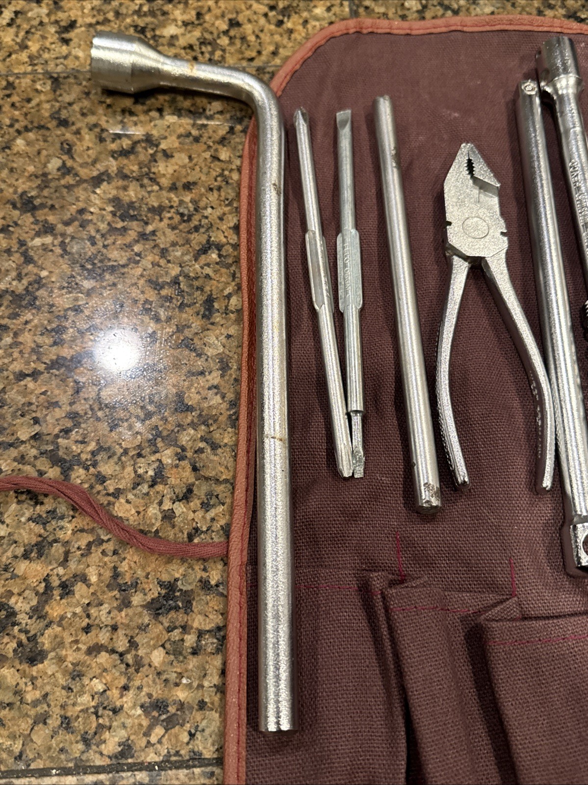 LEGIT COMPLETE Mercedes-Benz R107 560SL 13 Piece Tool Kit Roll BEST ON EBAY