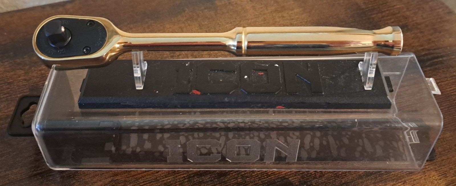 ICON Professional 24-Karat Gold-Plated 1/4″ Ratchet 90 Tooth with Display Stand