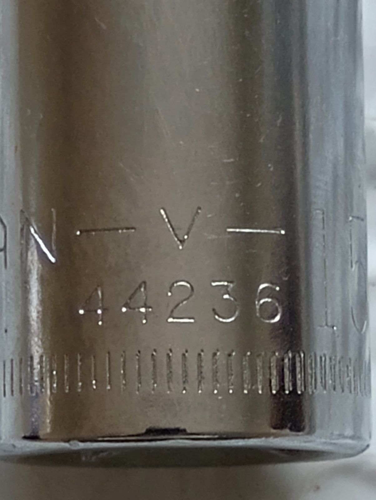 CRAFTSMAN TOOLS USA V44236, 1/2″ DRIVE, 15MM. SOCKET, SHALLOW, 12 POINT.