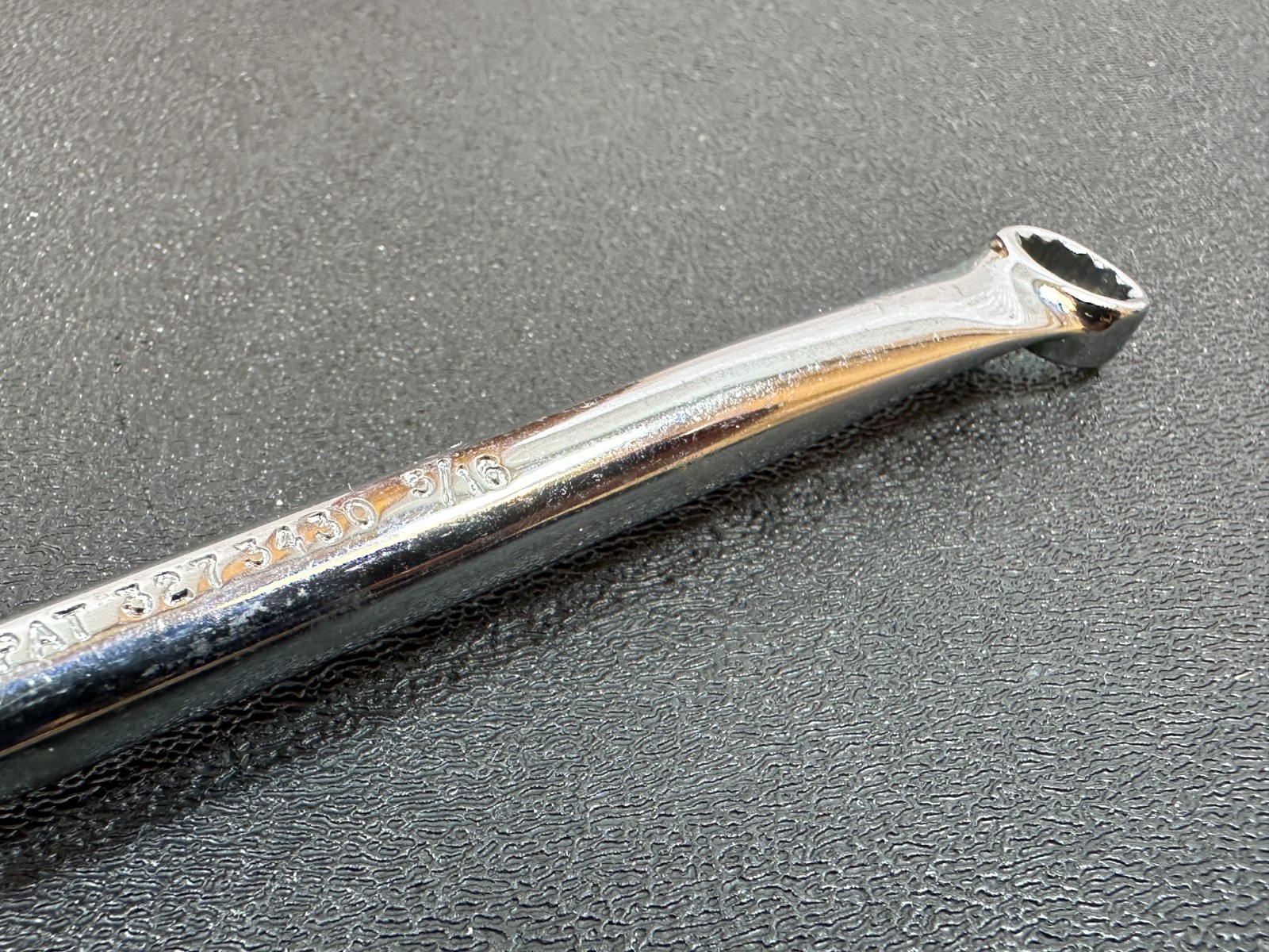 🇺🇸 Snap-On Tools USA XDH810A SAE 1/4″ x 5/16″ High-Performance Box End Wrench